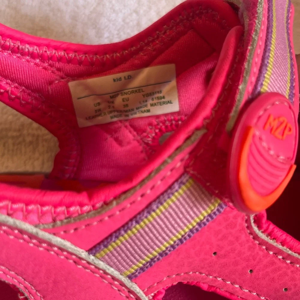 Stride Rite girls pink Sandals in size 3